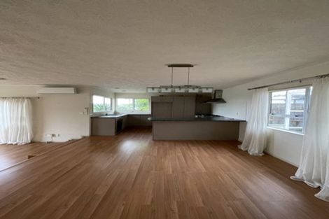 Photo of property in 1 Remus Place, Totara Vale, Auckland, 0629