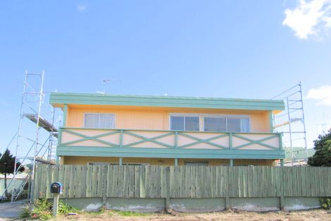 Photo of property in 76 Karewa Parade, Papamoa Beach, Papamoa, 3118