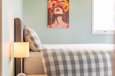 Photo of property in 61 Mana View Road, Paremata, Porirua, 5026