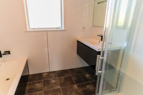 Photo of property in 24 Great North Road, Winton, 9720