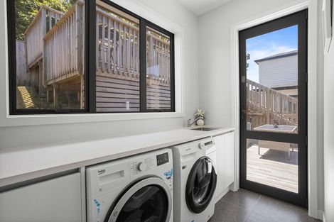 Photo of property in 11 Pacific Heights Road, Orewa, 0931