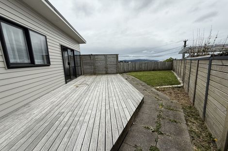 Photo of property in 106a Glanmire Road, Newlands, Wellington, 6037