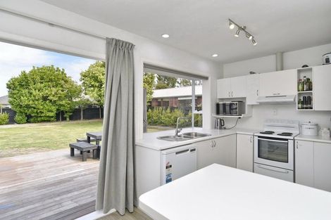 Photo of property in 7 Grimseys Road, Redwood, Christchurch, 8051