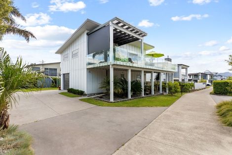 Photo of property in 202 Bond Street, Whangamata, 3620