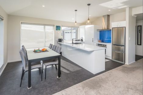 Photo of property in 37 Magnolia Crescent, Tawhero, Whanganui, 4501