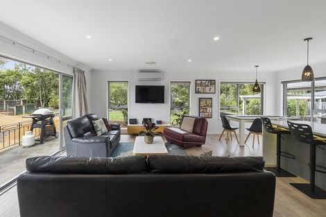 Photo of property in 395 Main Road, Huapai, Kumeu, 0810