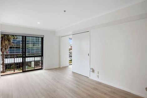 Photo of property in The Rennaissance, 5j/18 Ronwood Avenue, Manukau, Auckland, 2104