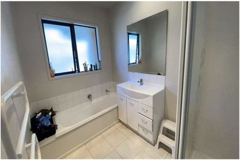 Photo of property in 8 Matuhi Grove, Papatoetoe, Auckland, 2025