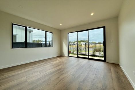 Photo of property in 77c Schoolside Road, Kumeu, 0810