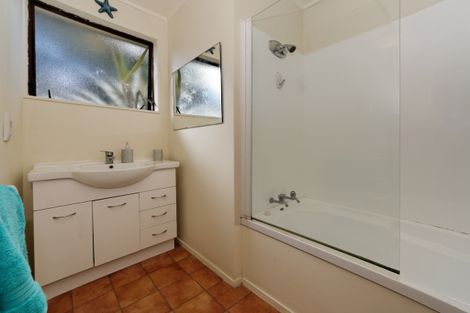 Photo of property in 13 Karapiti Place, Glen Eden, Auckland, 0602