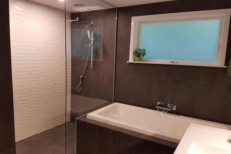 Photo of property in 12 Alston Avenue, Kelston, Auckland, 0602