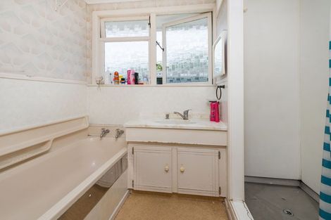 Photo of property in 19 Island View Road, Western Heights, Rotorua, 3015