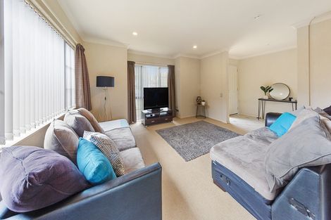 Photo of property in 33 Croftview Road, Wattle Downs, Auckland, 2103