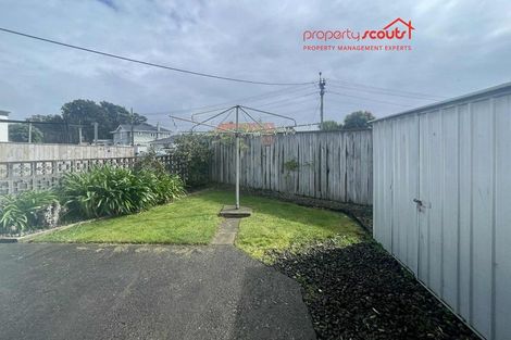 Photo of property in 16 Mangorei Road, Strandon, New Plymouth, 4312