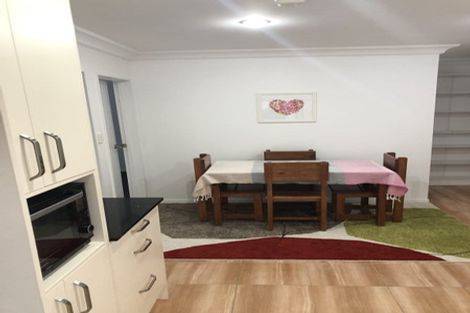 Photo of property in 43 Medallion Drive, Oteha, Auckland, 0632