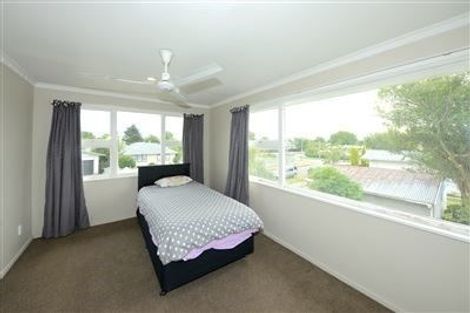 Photo of property in 3 Shirldale Place, Avonhead, Christchurch, 8042