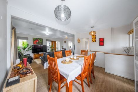 Photo of property in 56 Fruitvale Road, New Lynn, Auckland, 0600