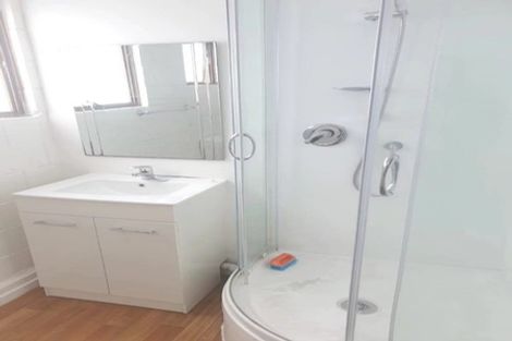 Photo of property in 2/3 Karaka Street, New Lynn, Auckland, 0600