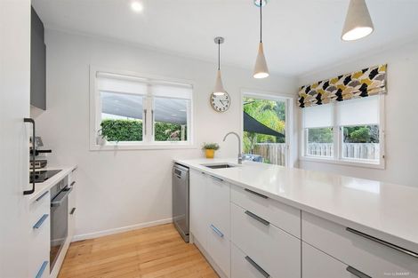 Photo of property in 82 Kervil Avenue, Te Atatu Peninsula, Auckland, 0610