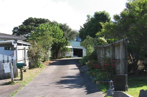 Photo of property in 2/37 Caribbean Drive, Unsworth Heights, Auckland, 0632