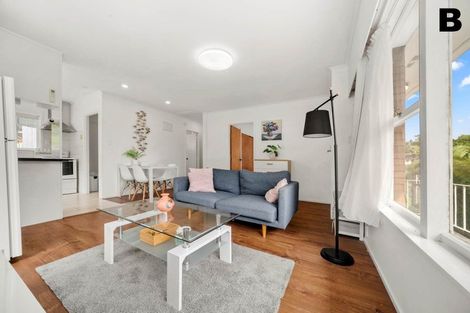 Photo of property in 49 Peach Road, Glenfield, Auckland, 0629