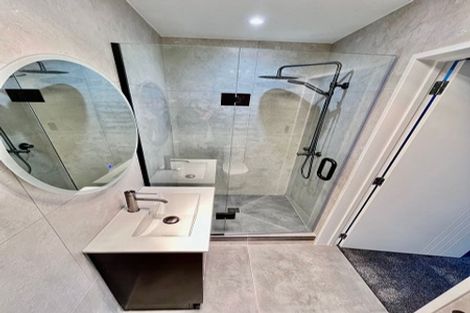 Photo of property in 8e Woburn Street, Mangere East, Auckland, 2024