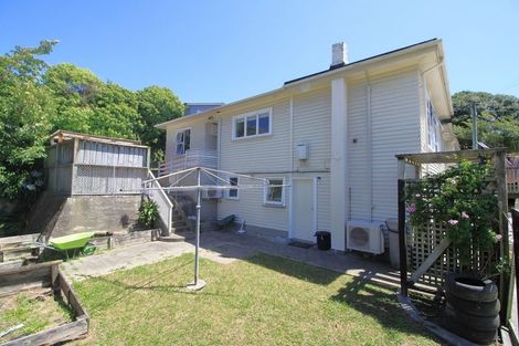 Photo of property in 4 Bell Street, Tawa, Wellington, 5028