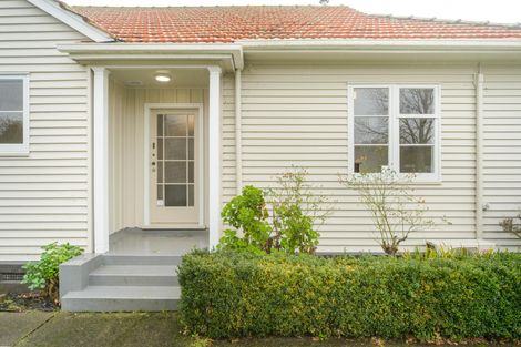 Photo of property in 4 Savage Crescent, West End, Palmerston North, 4412