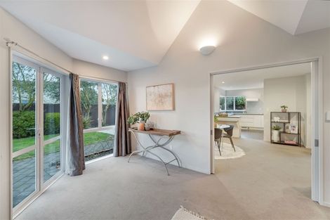 Photo of property in 5/37 Avonhead Road, Avonhead, Christchurch, 8042