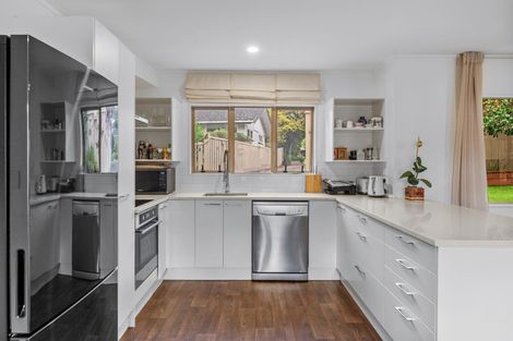 Photo of property in 8a Aplin Place, Birkdale, Auckland, 0626