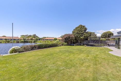 Photo of property in 10 Glen Loch Place, Paraparaumu, 5032