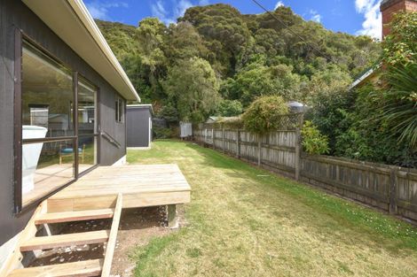Photo of property in 25 Riverside Road, Taieri Mouth, Brighton, 9091