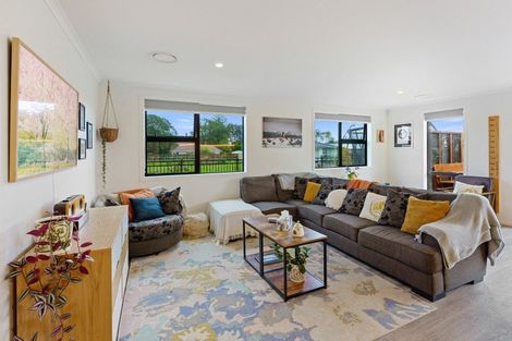 Photo of property in 5 Te Puke Te Ao Way, Otaki, 5512