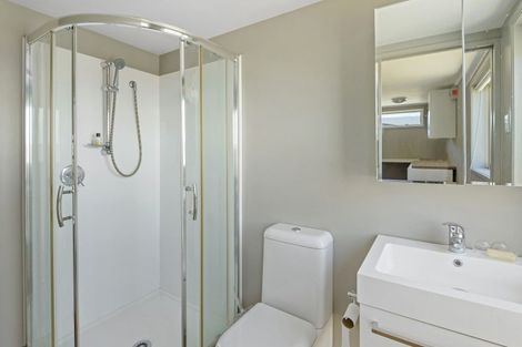 Photo of property in 122 Dyers Pass Road, Cashmere, Christchurch, 8022