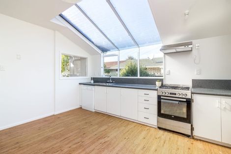 Photo of property in 316 Memorial Avenue, Burnside, Christchurch, 8053