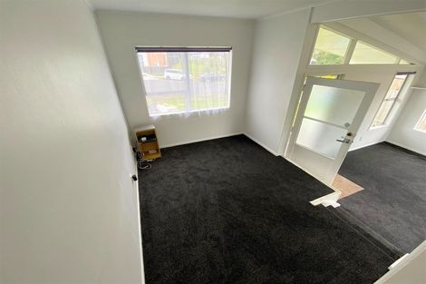 Photo of property in 6 Chisholm Place, Mangere East, Auckland, 2024