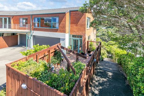 Photo of property in Mt Carmel Mews, 4/9 Arawa Road, Hataitai, Wellington, 6021