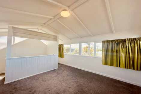 Photo of property in 35 Archibald Road, Kelston, Auckland, 0602