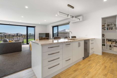 Photo of property in 32 Tara Crescent, Woodend, 7610