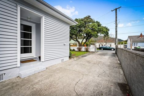Photo of property in 5 Rumgay Street, Fairfield, Lower Hutt, 5011