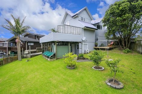 Photo of property in 154 Oaktree Avenue, Browns Bay, Auckland, 0630