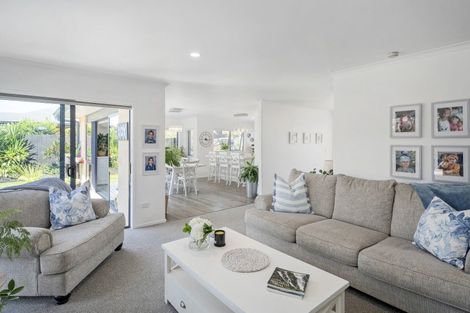 Photo of property in 31 Wells Place, Whitianga, 3510