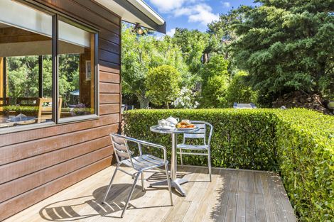 Photo of property in 1074 Peak Road, Helensville, 0875