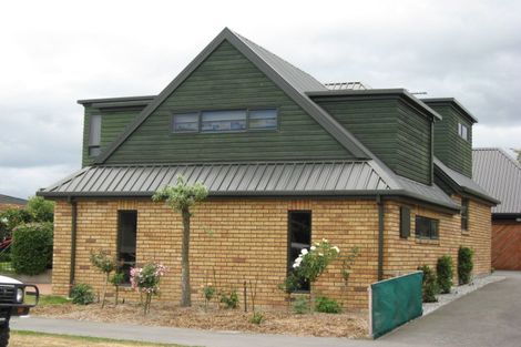 Photo of property in 1/18 Juniper Place, Burnside, Christchurch, 8053