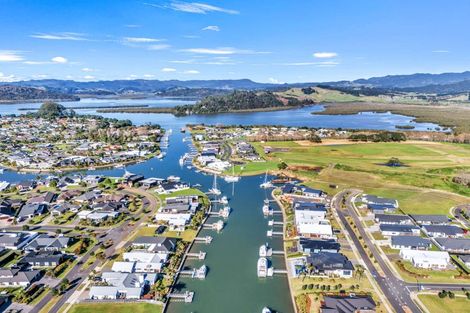 Photo of property in 19 Lady Jocelyn Place, Whitianga, 3510