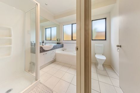 Photo of property in 33 Croftview Road, Wattle Downs, Auckland, 2103