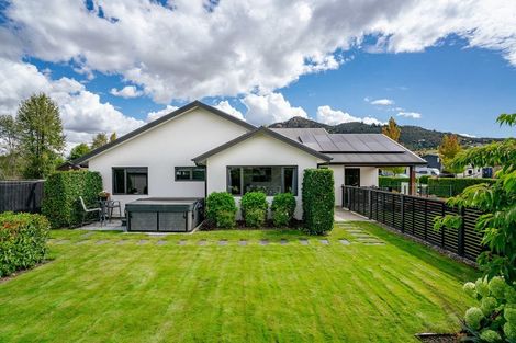 Photo of property in 1 Finch Street, Albert Town, Wanaka, 9305