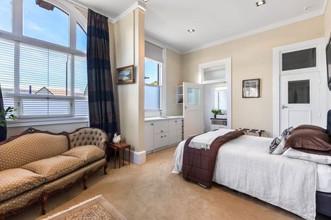 Photo of property in 29 Queen Street, New Plymouth, 4310