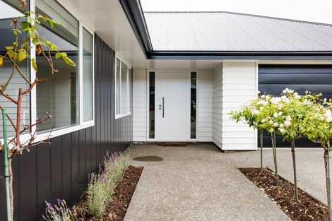 Photo of property in 24 Freedom Drive, Kelvin Grove, Palmerston North, 4414