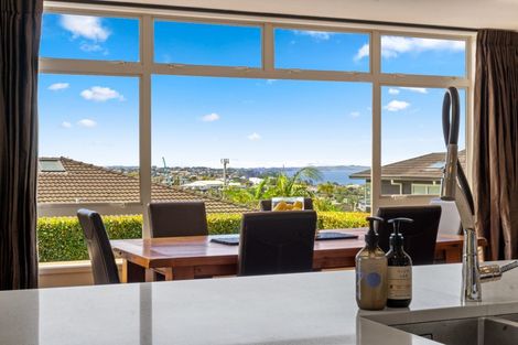 Photo of property in 29 Knights Road, Rothesay Bay, Auckland, 0630